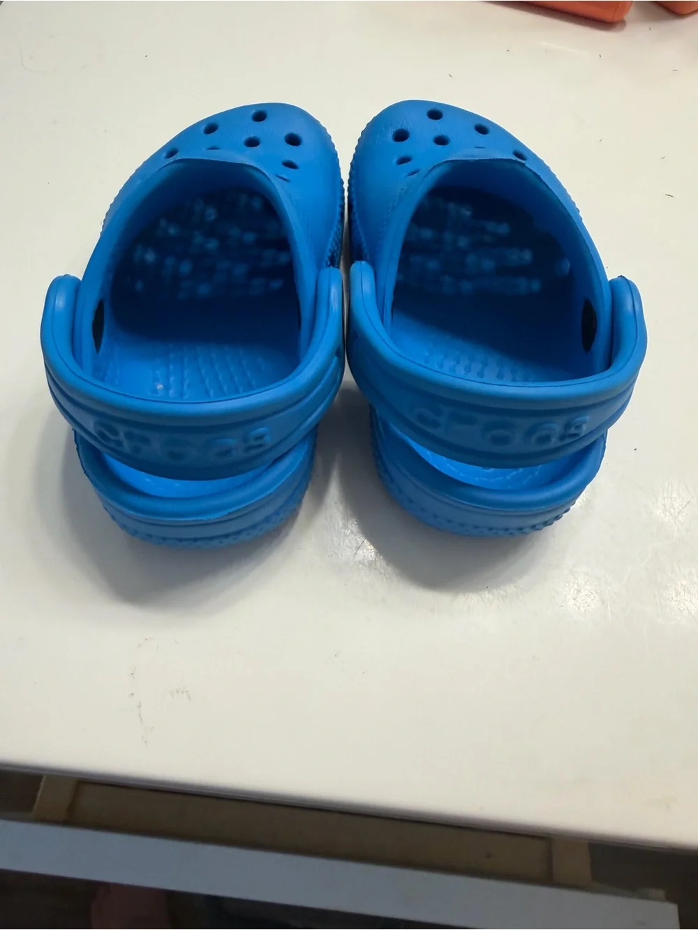 CROCS Youth Classic Clogs in Bright Blue